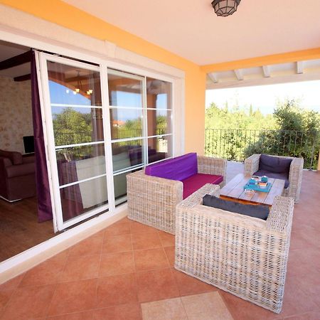 Lovely Villa With Pool, Wellness And Fenced Garden Rakalj Экстерьер фото
