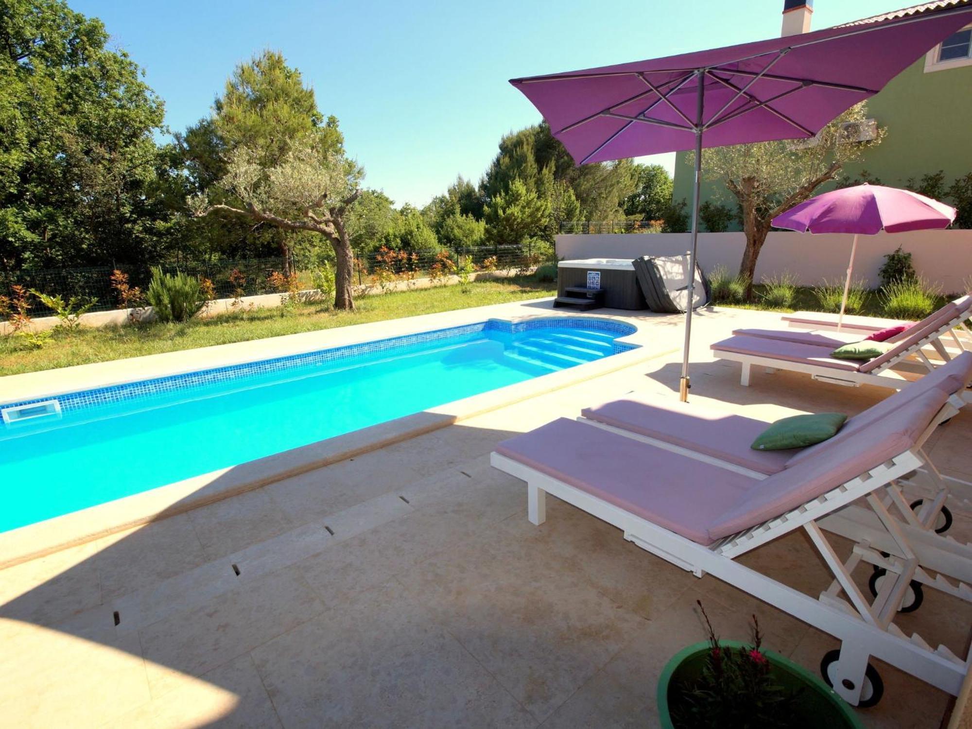 Lovely Villa With Pool, Wellness And Fenced Garden Rakalj Экстерьер фото