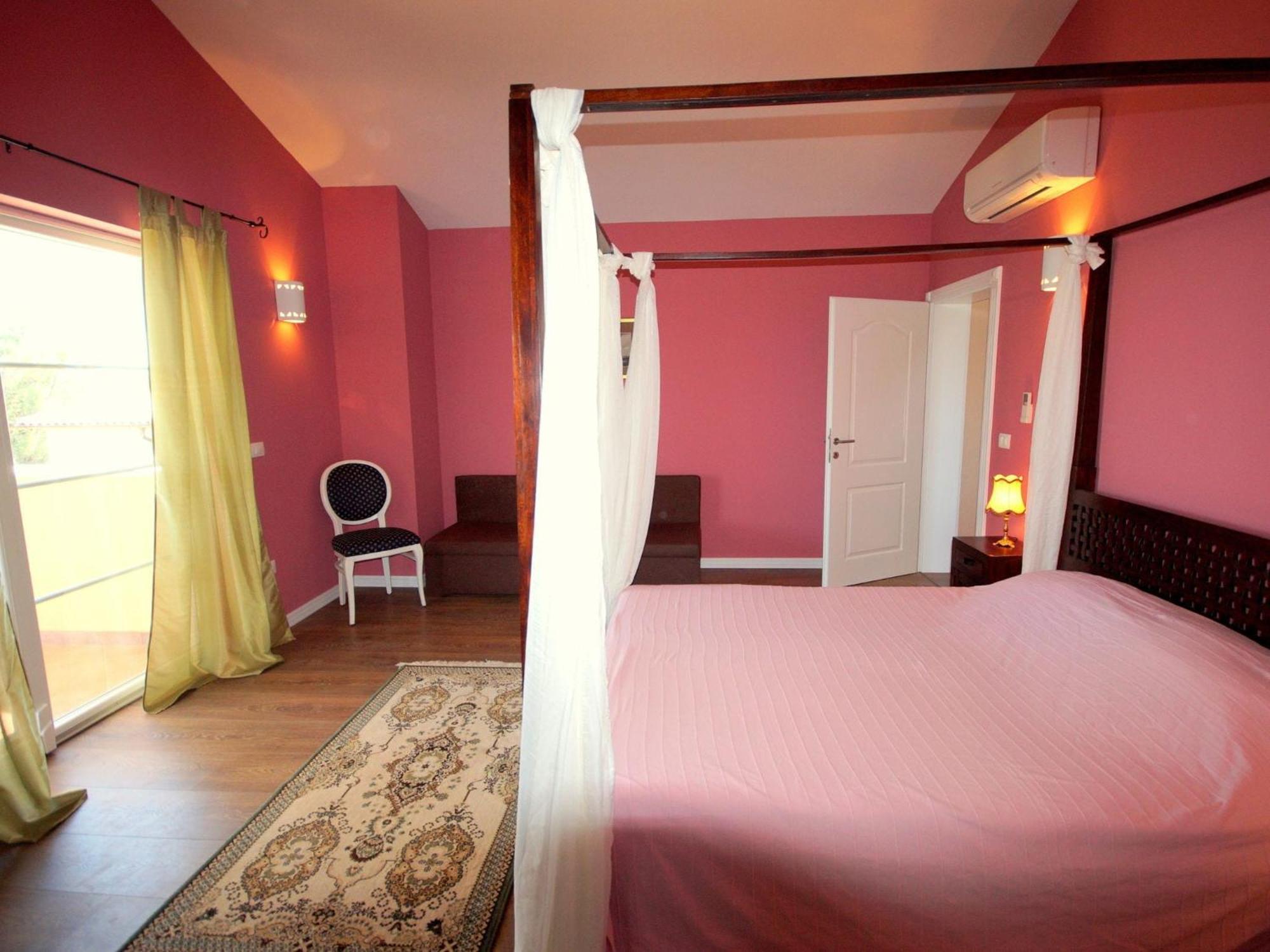 Lovely Villa With Pool, Wellness And Fenced Garden Rakalj Экстерьер фото